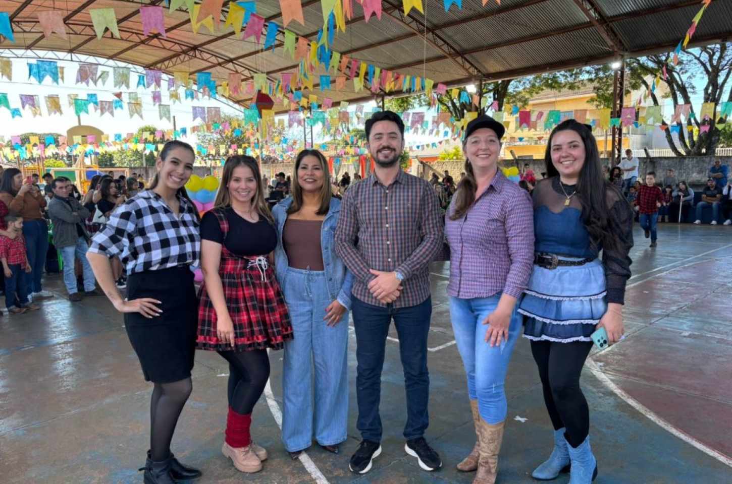 Festas juninas e julinas aquecem escolas de Apucarana