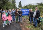 Prefeito Rodolfo Mota entrega reconstrução de ponte e anuncia R$ 7 milhões para asfaltar estrada rural do Barreiro