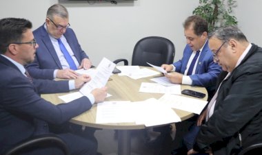Reunião da comissão de obras públicas no Paraná