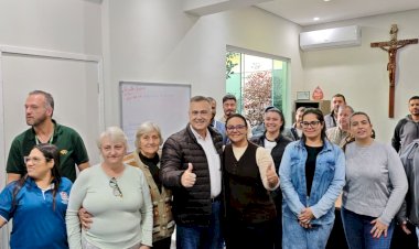 Beto Preto celebra autorização de nova clínica de fisioterapia para Bom Sucesso