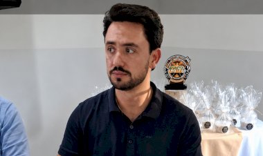Prefeito Rodolfo Mota participa de encontro da AMUVI e acompanha lançamento do programa "Município Nota A" em Rio Bom