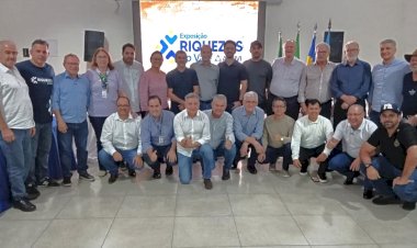 Prefeitos do Vale do Ivaí Debatem Gestão Fiscal e Recebem Orientações do Estado em Reunião da AMUVI em Rio Bom
