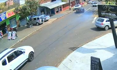 Pedestre escapa por segundos de ser atingido por carro desgovernado em Apucarana