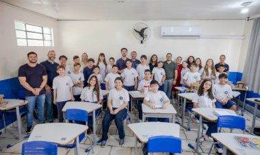 Alunos com o maior IDEB da rede municipal recebem reconhecimento da Prefeitura de Apucarana