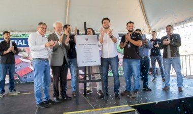 Vice governador e prefeito de Apucarana entregam 77 casas no Residencial Jardim Texas