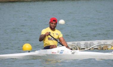 Apucaranense Giovane Vieira vence semifinal e garante vaga na final do Mundial de Paracanoagem