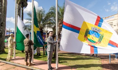 Apucarana inicia Semana da Pátria com ato cívico na Praça Rui Barbosa