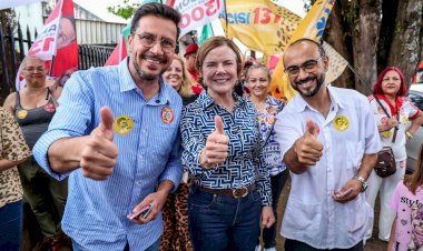 Gleisi Hoffmann cumpre agenda em Apucarana, realiza caminhada e reforça apoio aos candidatos locais