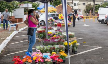 Prefeitura credencia interessados em espaços para venda de flores, velas e alimentos no Dia de Finados