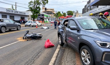 Motociclista morre após colisão com carro em avenida de Apucarana