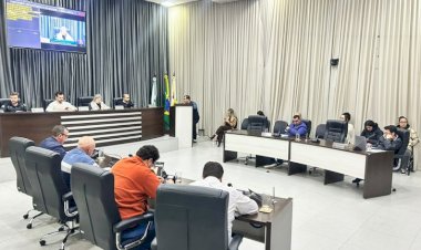 Câmara de Apucarana aprova projetos, requerimentos e moção durante sessão ordinária