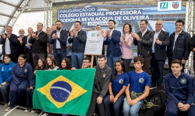 Após 16 anos de espera, governador e prefeito de Apucarana entregam sede própria do colégio estadual da Vila Reis