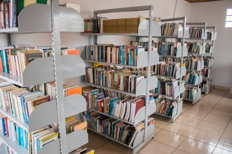 Biblioteca ganha novo lar no Clube do Irmão Caçula em busca de mais leitores