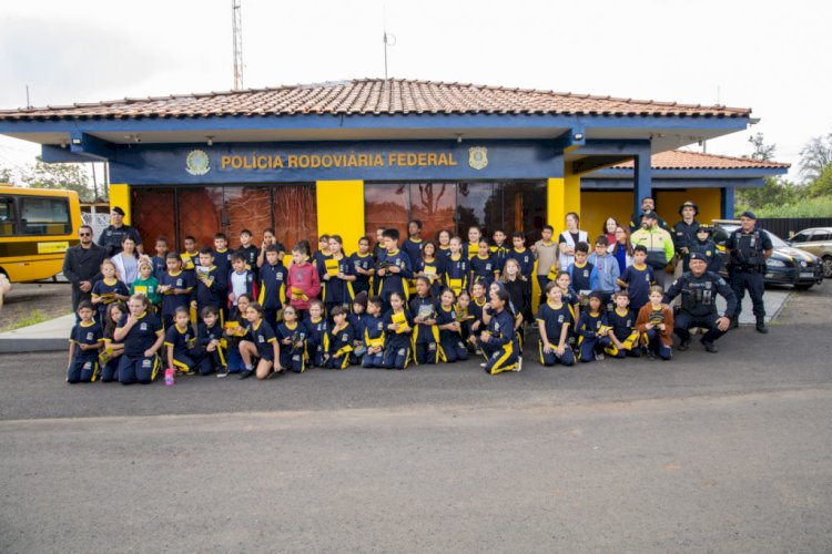 Maio Amarelo: blitz educativa reúne estudantes e agentes de trânsito em ação de conscientização na BR-376