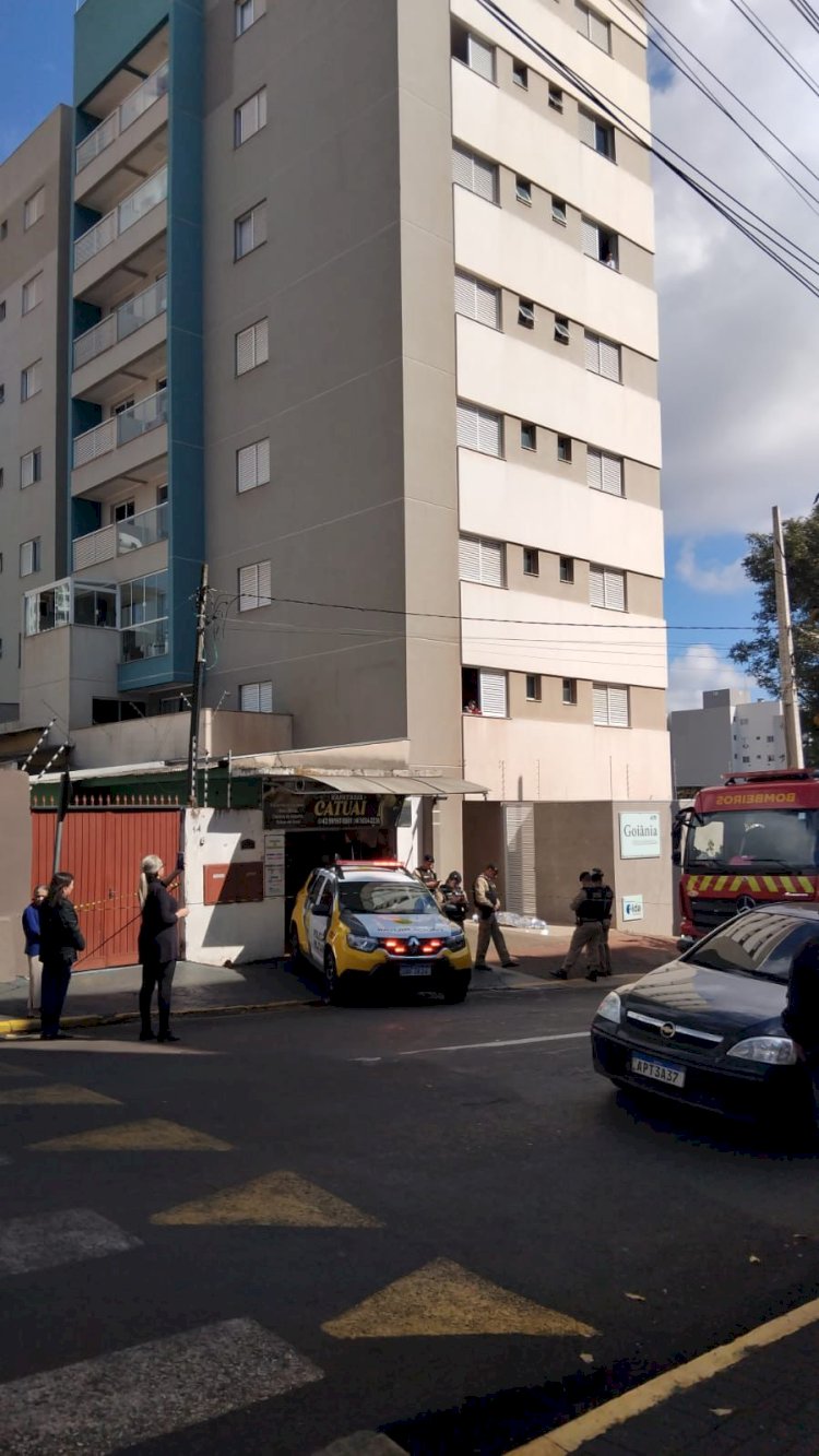 Mulher de 38 anos morre após queda do sexto andar de prédio na região central de Apucarana.