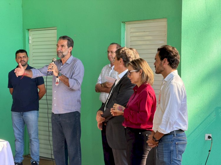 Itaipu entrega caminhão para associação de catadores em Marechal Cândido Rondon