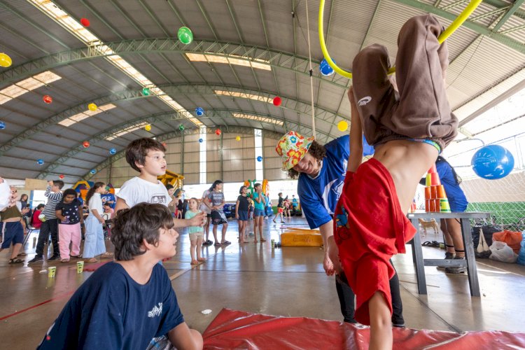 Crianças e adolescentes participam de atividades especiais pelo Dia Internacional da Biodiversidade em Foz do Iguaçu