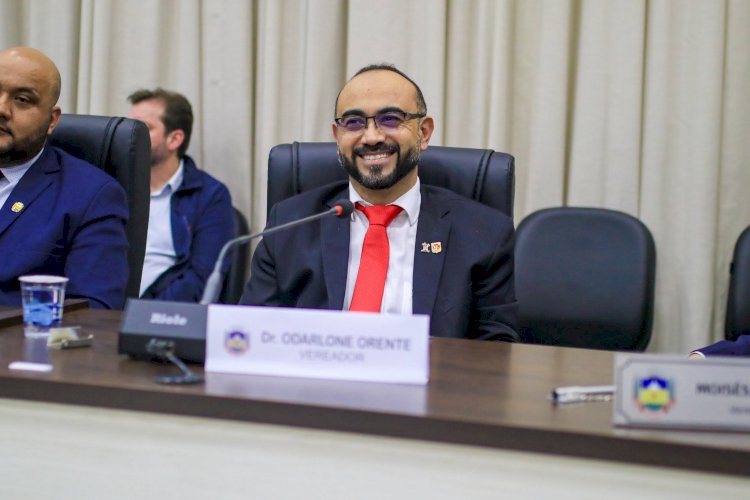 Vereador Dr. Odarlone Orente Destaca Pautas Sociais e Homenageia Neurocirurgião em Sessão da Câmara de Apucarana