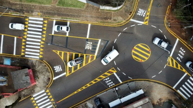 Prefeitura implanta rotatória para aumentar a segurança no trânsito no entroncamento da antiga TV Tibagi