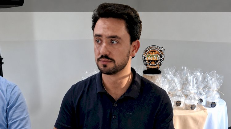 Prefeito Rodolfo Mota participa de encontro da AMUVI e acompanha lançamento do programa "Município Nota A" em Rio Bom