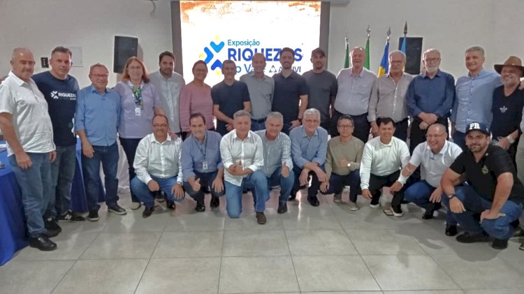 Prefeitos do Vale do Ivaí Debatem Gestão Fiscal e Recebem Orientações do Estado em Reunião da AMUVI em Rio Bom