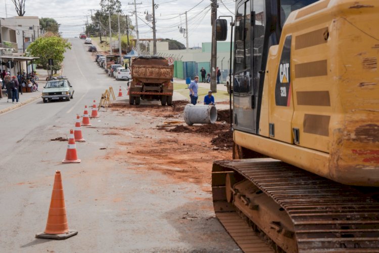 Prefeitura de Apucarana reconstrói galeria pluvial para acabar com alagamentos no Cisvir