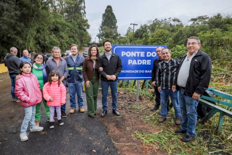Prefeito Rodolfo Mota entrega reconstrução de ponte e anuncia R$ 7 milhões para asfaltar estrada rural do Barreiro