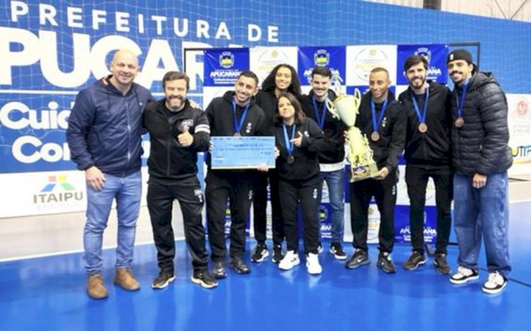 Ginásio lotado celebra volta do futsal municipal e o título do Corte do Leitão