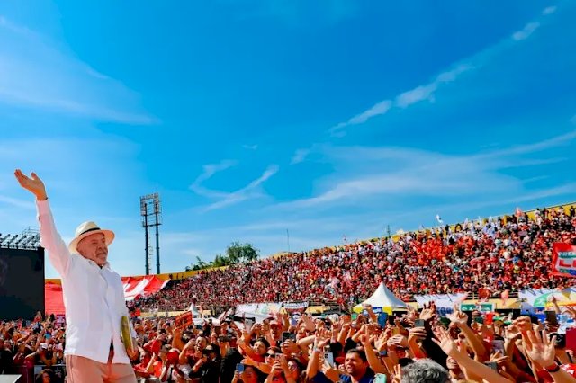 Lula arranca para o tetra na Vila Euclides: “Nós vamos fazer desse país uma grande nação”