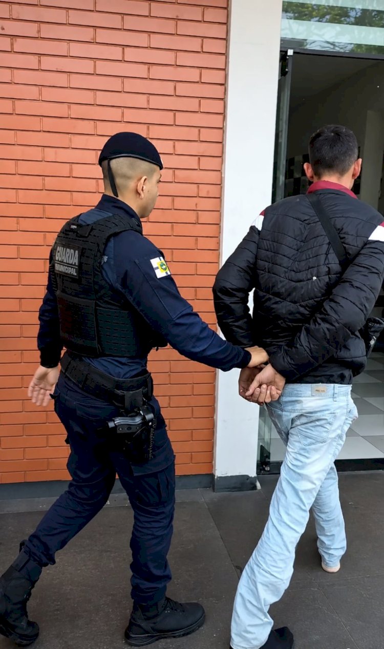 Mulher é agredida com capacetadas pelo companheiro e corre para UBS em busca de socorro