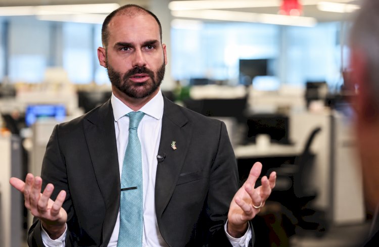 Eduardo Bolsonaro é demitido da Polícia Federal por abandono de cargo