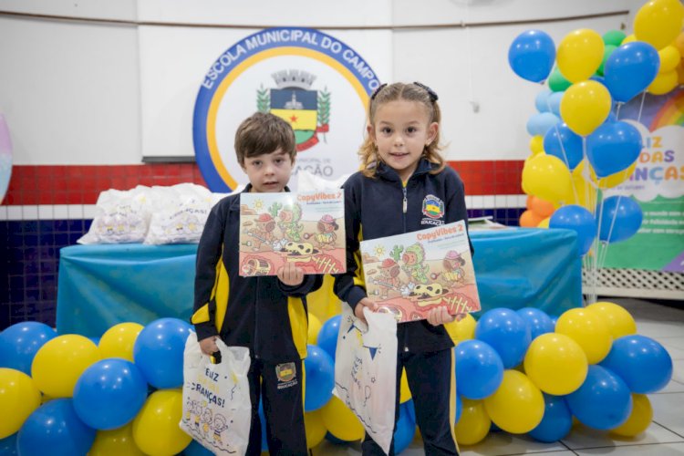 Prefeitura de Apucarana encerra Semana da Criança com distribuição de doces e livros de colorir para mais de 13 mil alunos da rede municipal e alunos da Apae