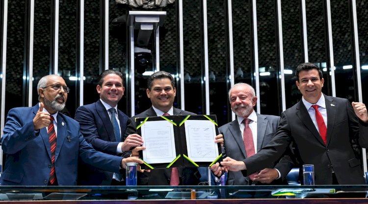 Congresso oficializa fim da escala 6x1; redução da jornada terá período de transição